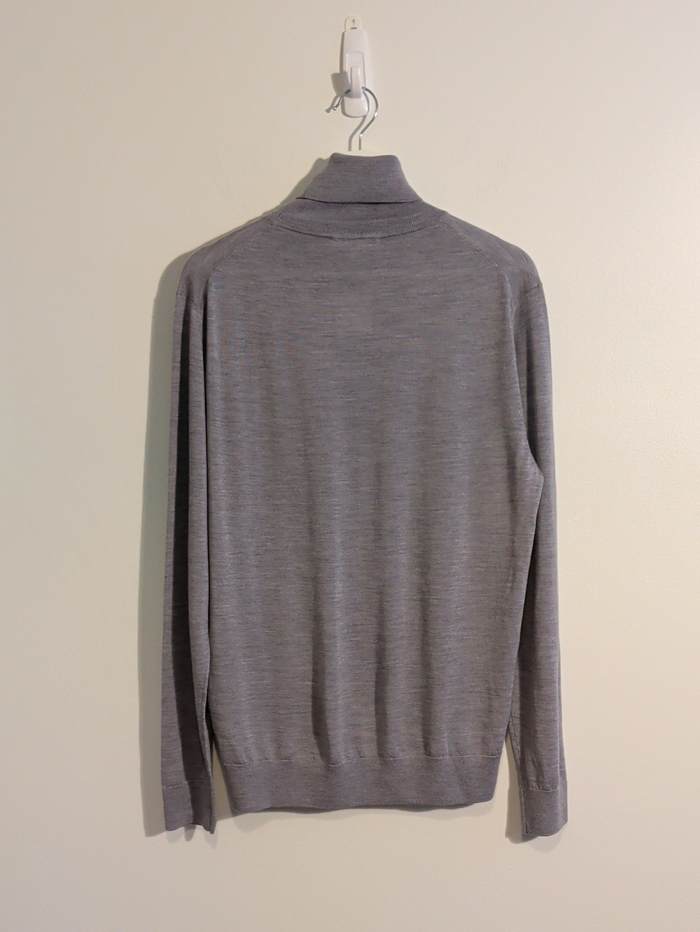 JACK VICTOR wool silk cashmere gray turtleneck sweater - size medium - Picture 9 of 11